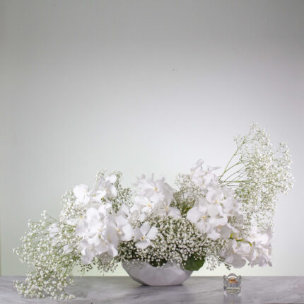 Lady in White - beverlyhillsflorist
