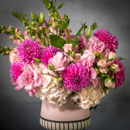 Beverly Hills Florist offers same day delivery for our beautiful Dahlia arrangement! Designers Choice with peonies and roses. This is the perfect perfect flower arrangement to express your love for that special someone! Beautifully arranged for birthday flowers, thank you, thinking of you and get well soon flowers !