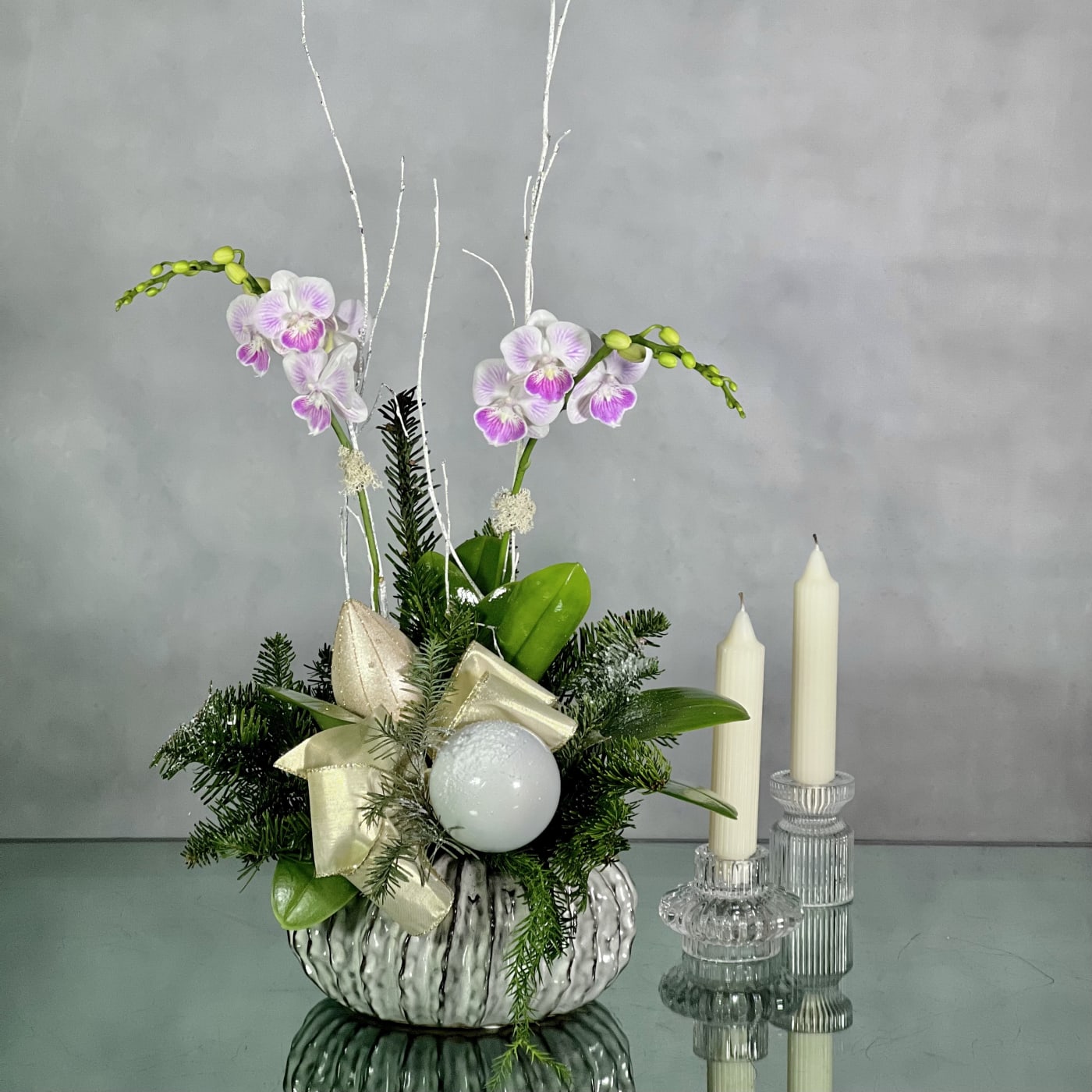 20221214093140_file_639a40bcb58d5_639a40d71470e Hello Love - beverlyhillsflorist