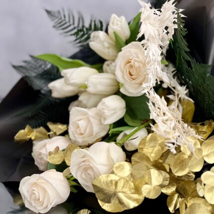 Timeless Elegance Hand Bouquet - beverlyhillsflorist