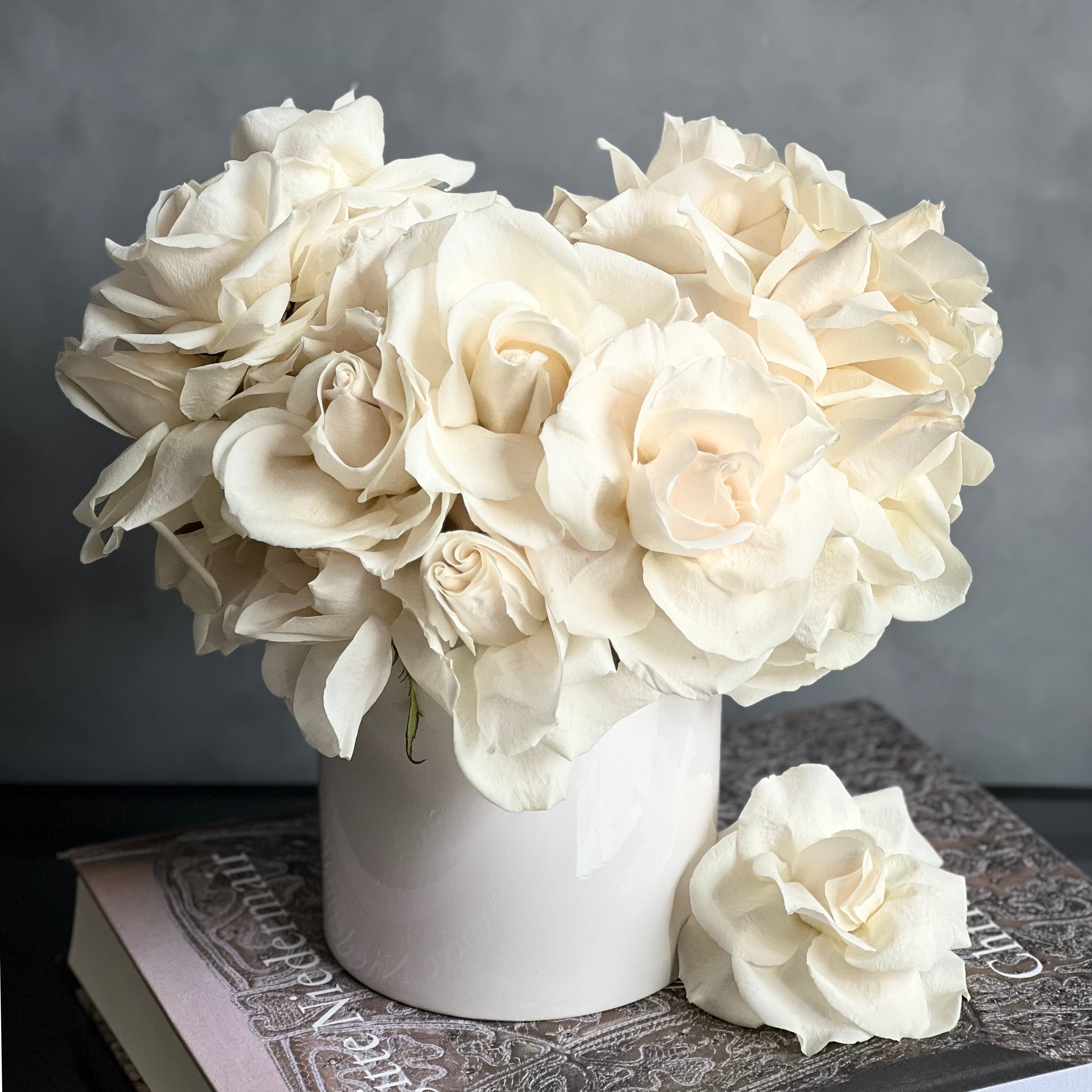 Creamy_White_roses_Pave_83127cf4-a6d2-4657-bb73-7a362a7574ff Valentines Cream Reflexed Roses - beverlyhillsflorist