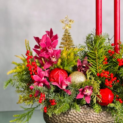 The Holiday Centerpiece - beverlyhillsflorist