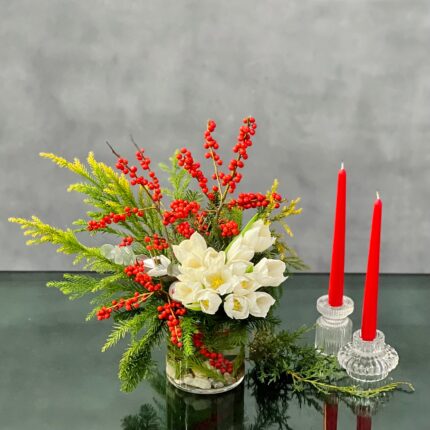 Small Christmas Tulip mix - beverlyhillsflorist
