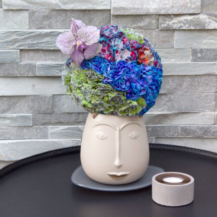 My Beverly Hills Florist presents same day delivery ! Our arrnagement is a fun and upbeat way to say happy birthday or can be a fun decor for any office or home.