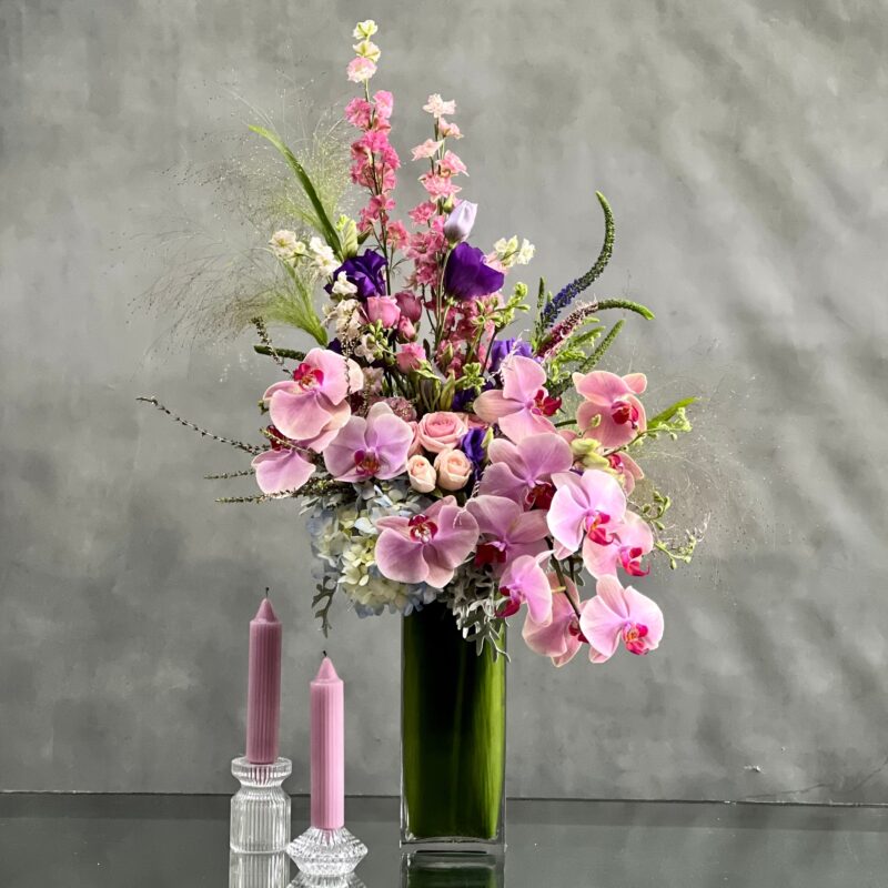 Beverly Hills Florist presents same day delivery for our "Liberty" arrangement. Our team has put together a beautiful land vast floral piece that includes various flowers. These flowers are Hydrangeas, Orchids, Dusty Miller and more. Beautifully pieced for a Birthday, Thinking of You, Thank you, Love and Romance and more.