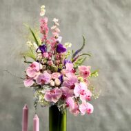 Beverly Hills Florist presents same day delivery for our "Liberty" arrangement. Our team has put together a beautiful land vast floral piece that includes various flowers. These flowers are Hydrangeas, Orchids, Dusty Miller and more. Beautifully pieced for a Birthday, Thinking of You, Thank you, Love and Romance and more.