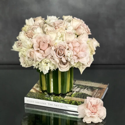 Valentines - Cream and White Classic - beverlyhillsflorist