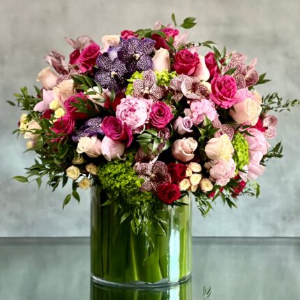 What a Delight Floral Arrangement with Pastel Roses, Peonies, and Orchids
Elegant Pink, Lavender, and White Roses in What a Delight Arrangement
Luxury Pastel and Bright Floral Arrangement for Same-Day Delivery Beverly Hills
Sophisticated Floral Arrangement with Roses and Hydrangeas for Los Angeles Delivery