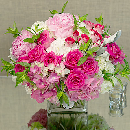 pw Pink and White Seasonal Mix- Designer's Choice - beverlyhillsflorist