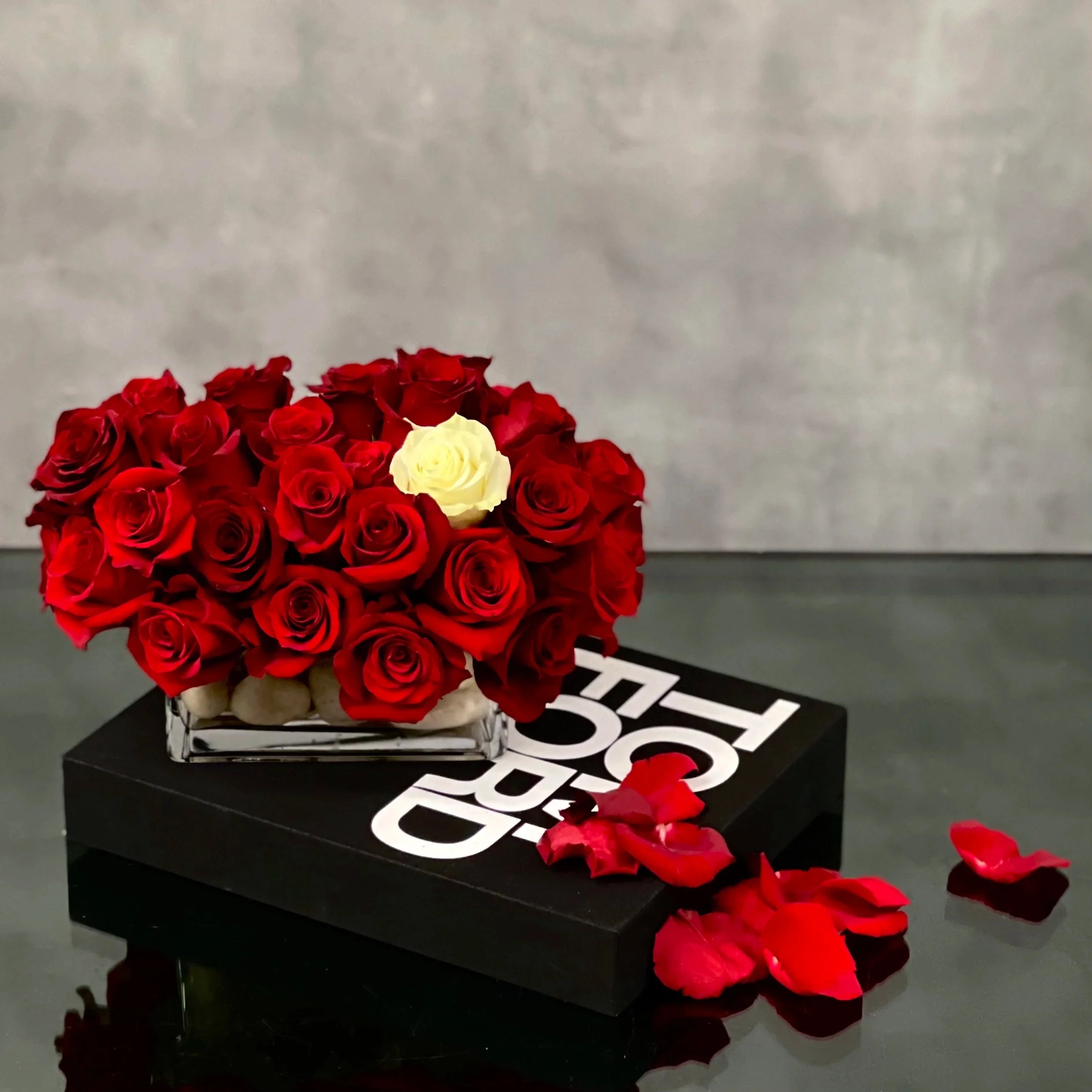 redroses_2_afb74b59-ff63-4694-a9fb-01f78fd552b7 Valentines - Tom's Roses - beverlyhillsflorist