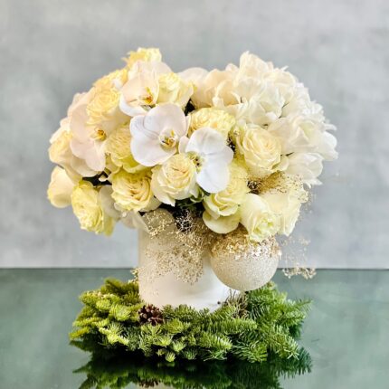 White Christmas Dreams - beverlyhillsflorist