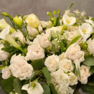 On Cloud Nine - beverlyhillsflorist