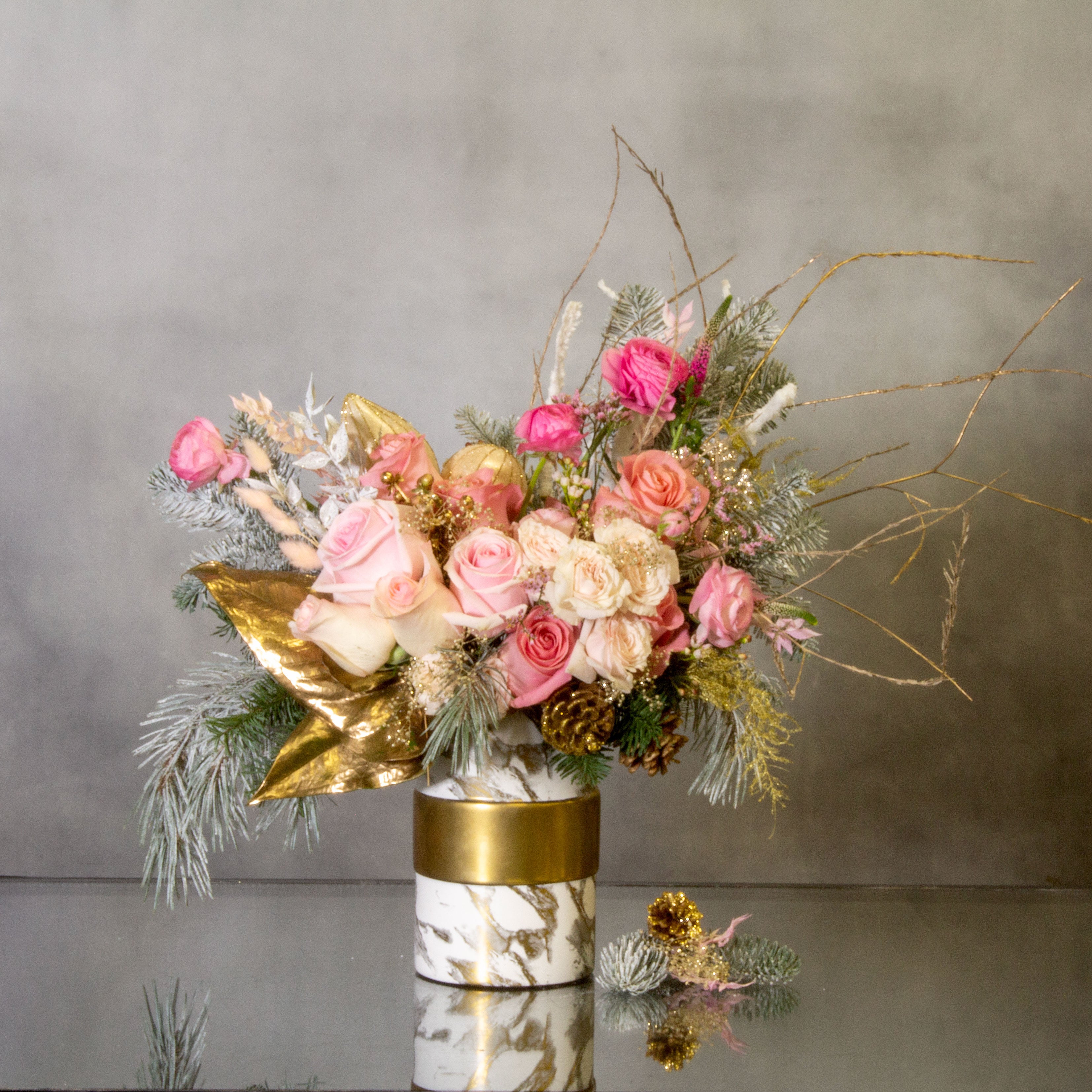 xmaspinkrosestall Pink Holiday treat - beverlyhillsflorist